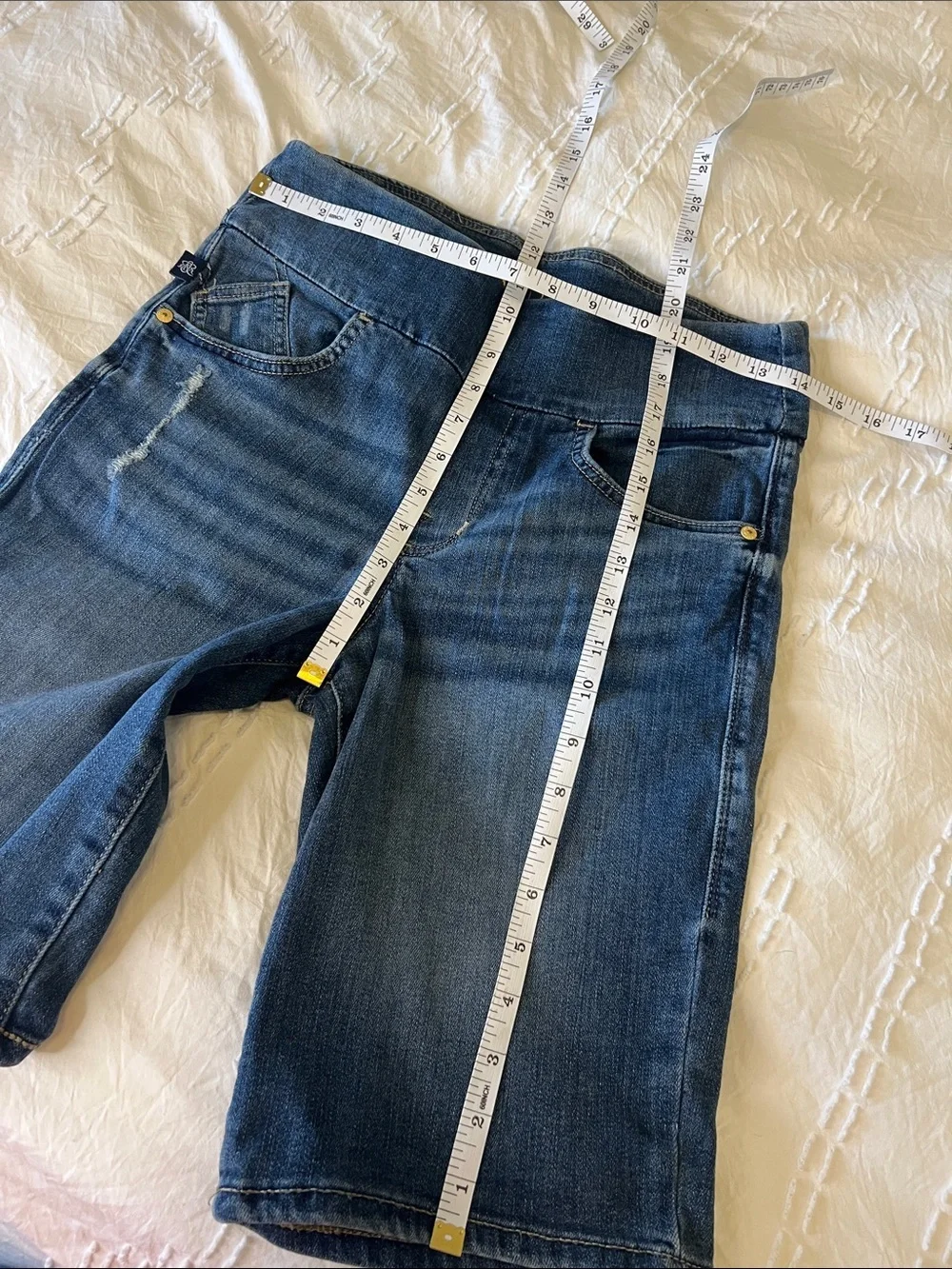 Rock & Republic Shorts Fever Bermuda Blue Denim 8 Pull On Slimming Rx Jean Long